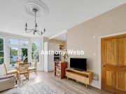 Hoppers Road, Winchmore Hill, 2 Bedroom Flat