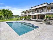 HORSES VIEWS AND OH SO STYLISH