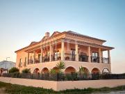 Hotel, em frente ao mar, na praia do Baleal, em Peniche...