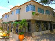 Hotel esquinero con 12 habitaciones, en venta |Gaira...