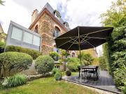 Hôtel particulier avec jardin