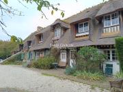 Houlgate, à vendre chaumière XVIIème siècle avec jardin...