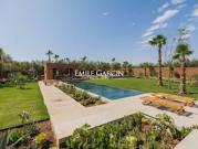 Maison avec piscine et jardin