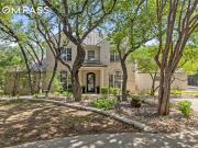 House with pool and garden