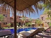 Maison avec piscine et jardin