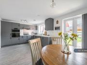 House 4 Bedroom For Rent Aylesbury Buckinghamshire 1925...