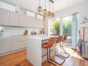 House 4 Bedroom For Sale London Greater London 1375000...