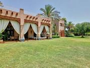 Maison avec piscine et jardin