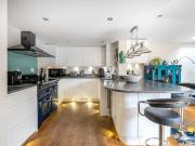 House 5 Bedroom For Sale Guildford Surrey 895000 ES93843833