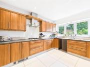 House 5 Bedroom For Sale Maidenhead Windsor And...