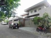 House and Lot 6BR with garage for sale in Quezon City