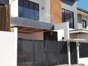 House and Lot For sale in Greenwoods Executive Village...