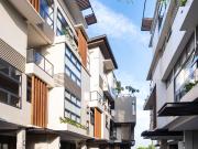 House and lot for sale in Horseshoe village, High end...