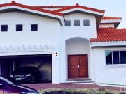 House and Lot for sale in Tagaytay Highlands 400sqm