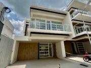 House and Lot For Sale M Residences Capitol Hills...