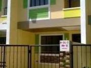 House and Lot in Las Pinas Ready for move in near market...