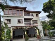 House and Lot in Woodridge Heights Malanday Marikina...