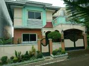 House and Lot Ridgemont Executive Village with 4 BR...