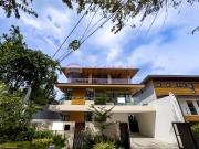 House and Lot with Pool For Sale at White Plains, Quezon...