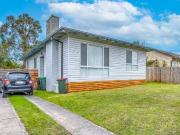 Comfortable 3 Bedroom Home in Central Moe!