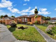 house at 15 Kingsclere Avenue, Keysborough, VIC 3173,...