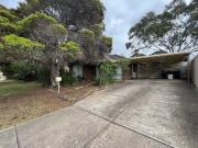 house at 18 Mckellar Avenue, Hoppers Crossing, VIC 3029,...