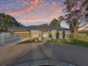 house at 1B Meeking Drive, Pakenham, VIC 3810, Australia