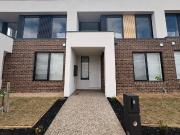 house at 3 Stitch Walk, Fraser Rise, VIC 3336, Australia