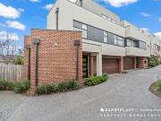 house at 4/180 Manningham Road, Bulleen, VIC 3105, Australia