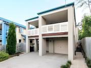 house at 8 Athol Street, Yeronga