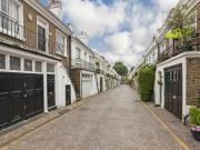 Apartment at Holland Park Mews, Greater London