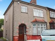 house for rent at Rosslyn Avenue, Romford, RM3, UK