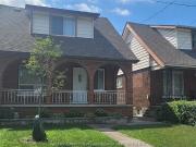 house for rent in 1035 Elm Avenue Windsor, Ontario