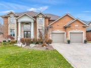 house for rent in 1585 Stoneybrook Crescent Windsor, Ontario