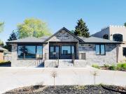 house for rent in 2135 Riverside Drive Windsor, Ontario