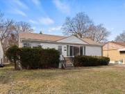 house for rent in 3701 Dandurand Avenue Windsor, Ontario