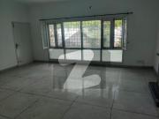 House For Rent in F 7