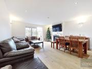 house for rent in Greenfield Drive, London