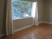 House For Rent On Clarence Ave South 3 Bedroom Main Floor