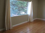 House For Rent On Clarence Ave South 3 Bedroom Main Floor