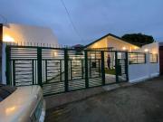 HOUSE FOR SALE IN BACOLOD CITY: Lovely white house in...