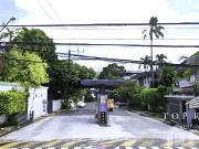 House for Sale in Quezon City at White Plains 6 Bedroom 6BR