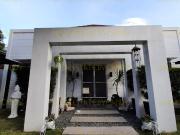 House For Sale Luxurious Bungalow Pristine Condition in...