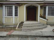 house in Alquilo Villa En Sector San Eduardo,Av...