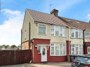 House in Chester Avenue Luton, LU4