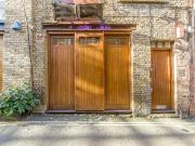 house in Swan Yard, London