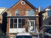 House in Toronto Oakwood Village