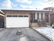 House in Toronto Steeles