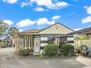 HOUSE & NEW GRANNY FLAT