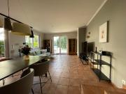 House on the waterfront with direct access to the lake...